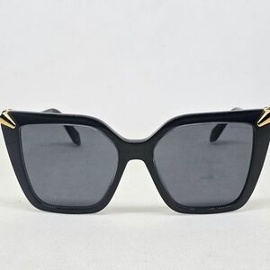 Bulgari Elegant pearl  gray Sunglasses with Gold Details